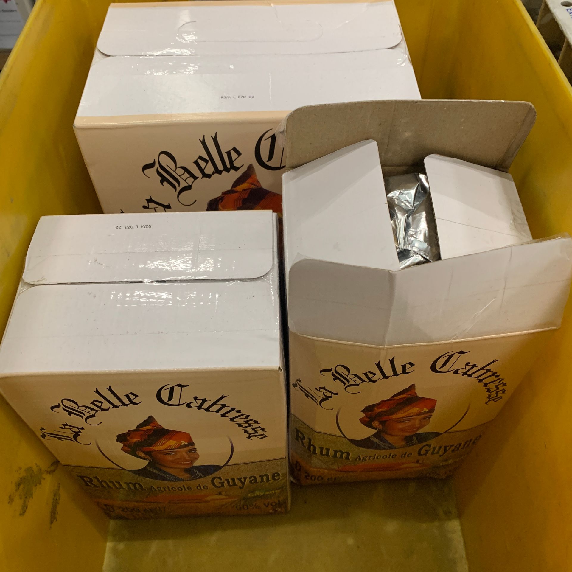 Null Batch of 3 Cubics of rum LA BELLE CABRESSE Excise duty to pay : 63 euros