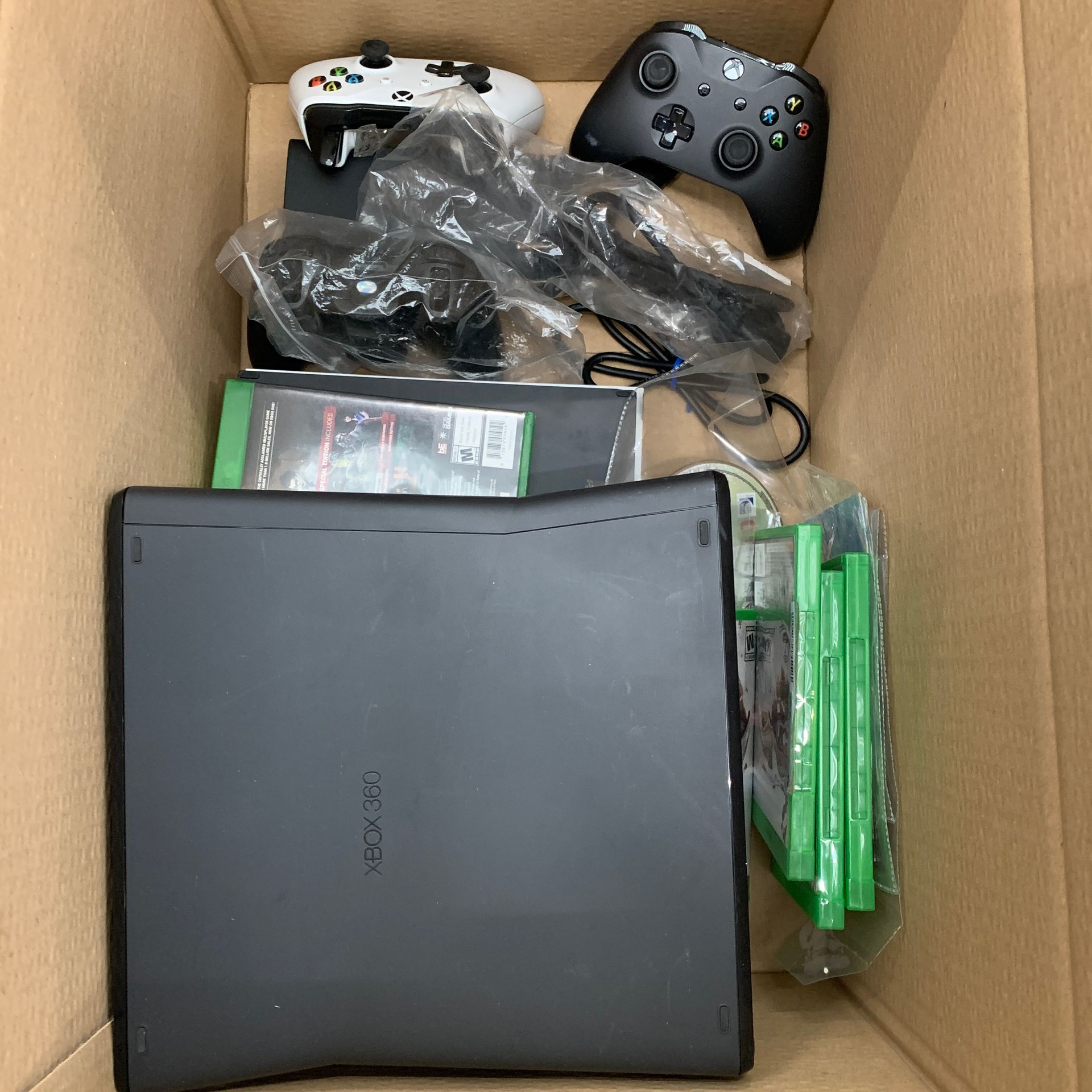 Null Lot of used MICROSOFT consoles with accessories and games : 1 XBOX and 1 XB&hellip;