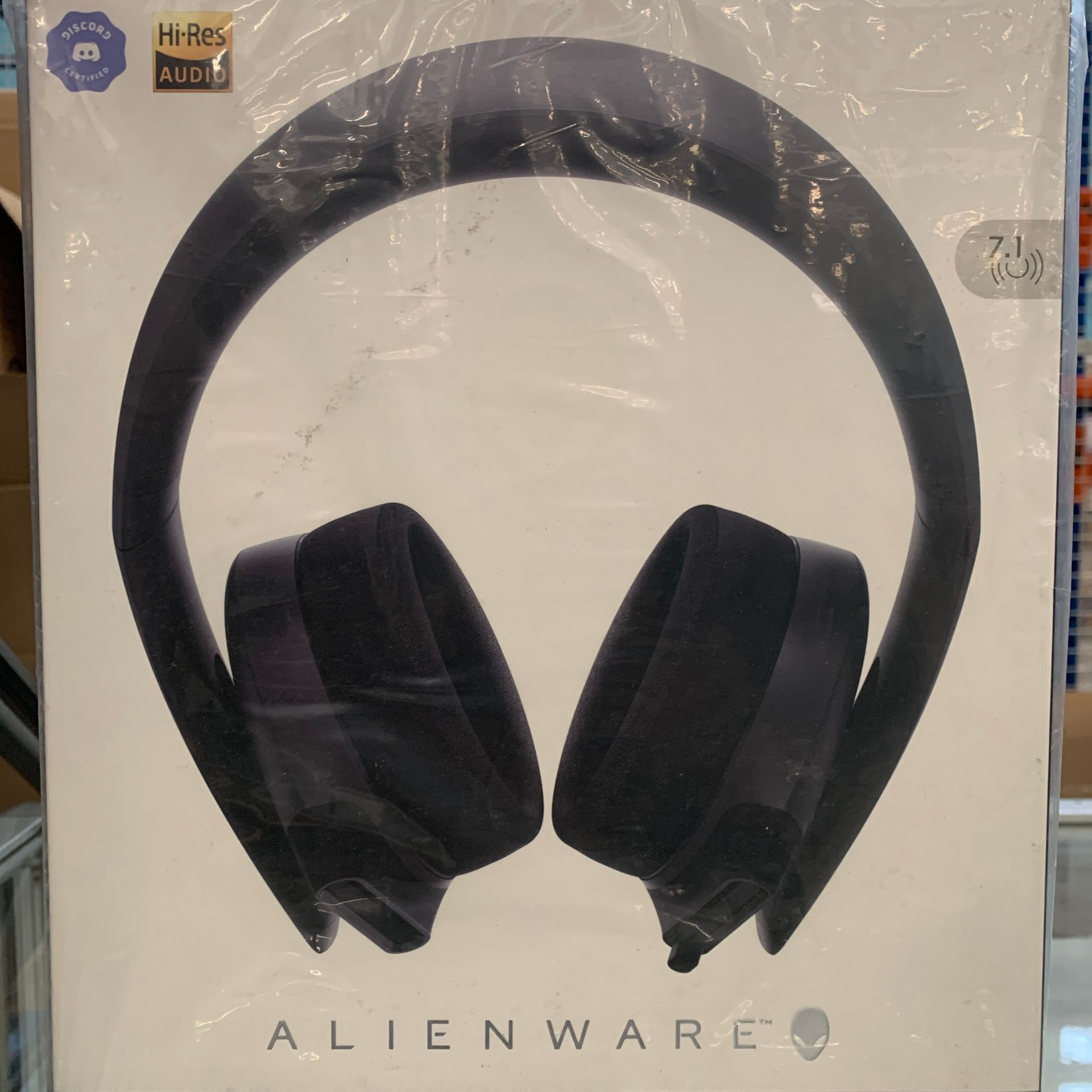 Null Set of 2 miscellaneous items: 1 ALIEN WARE Gamer headset and 1 NATIVE UNION&hellip;