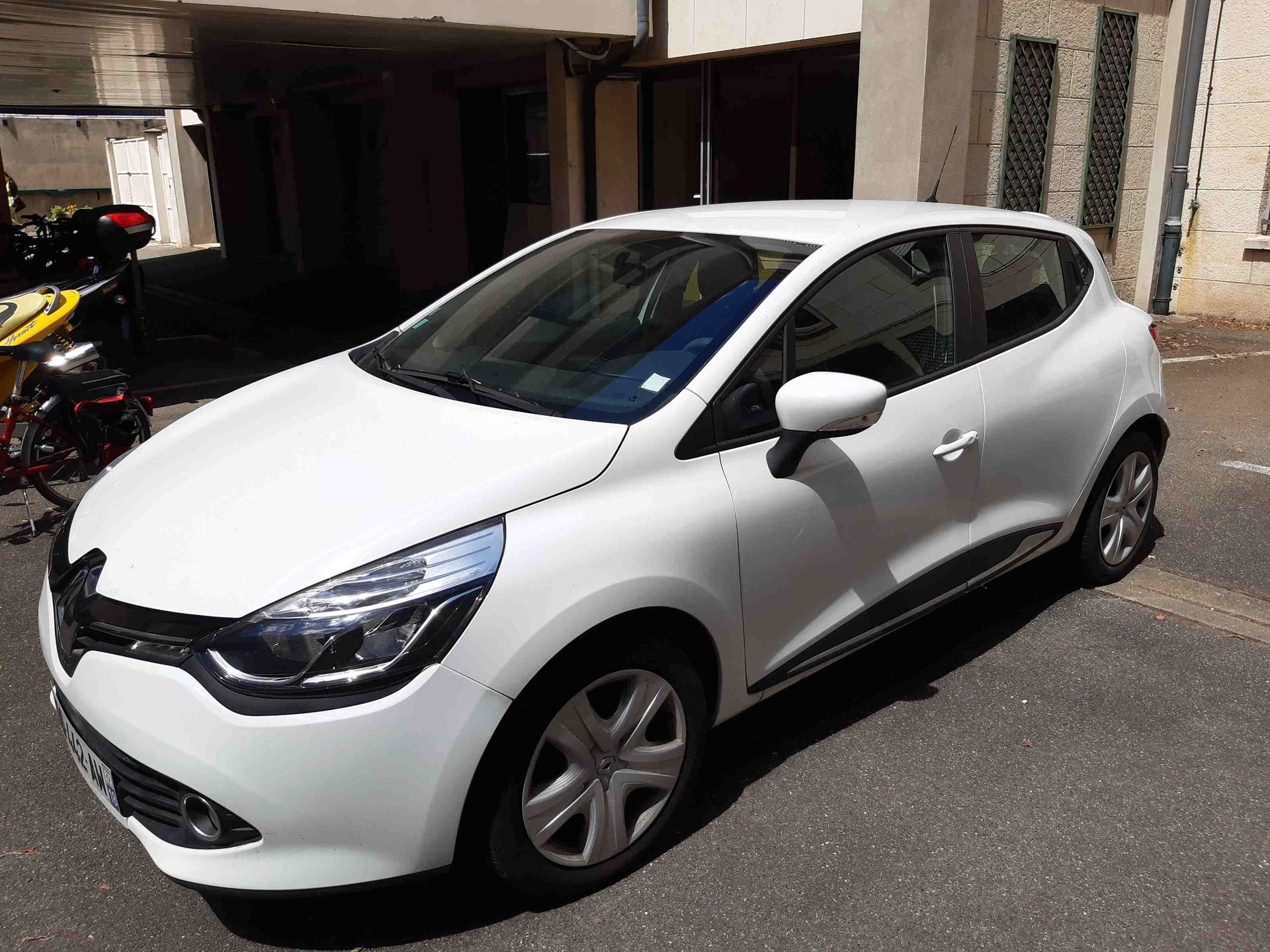 Null [RP] Réservé aux professionnels de l'automobile.
RENAULT Clio IV, 0,9 Tce S&hellip;