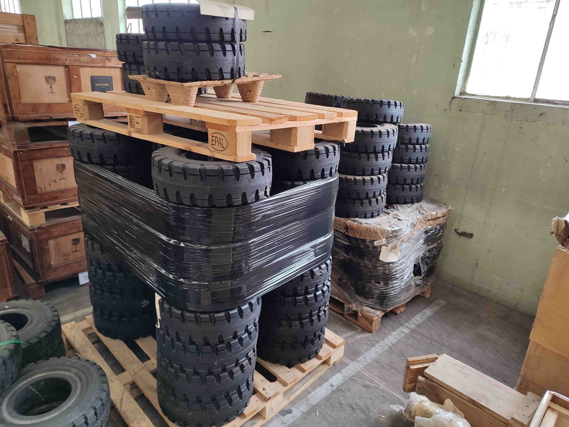Null [RP] For professionals only.
Approximately 110 solid tires for forklifts, M&hellip;