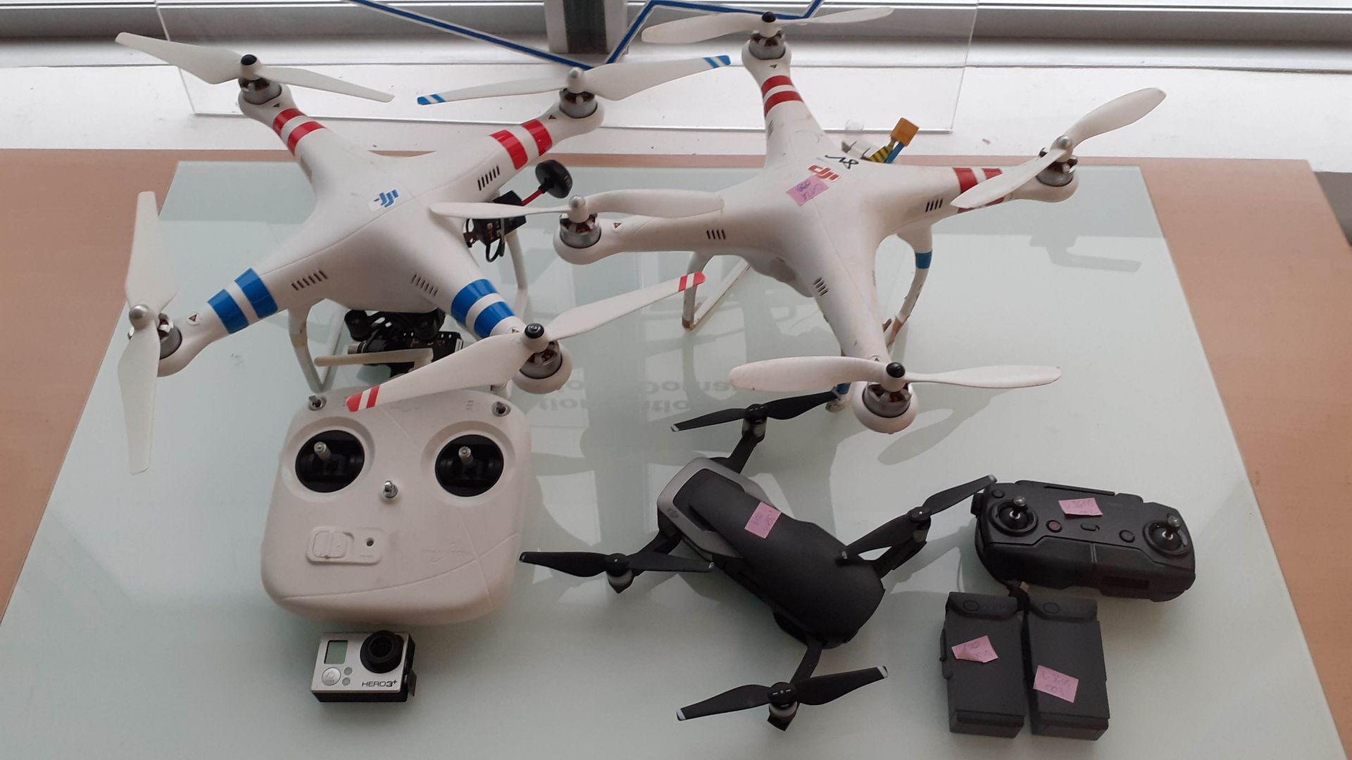 Null Lot de 3 drones non testés : 

	 - DJI Phantom


	 - DJI Mavic Air avec 1 r&hellip;
