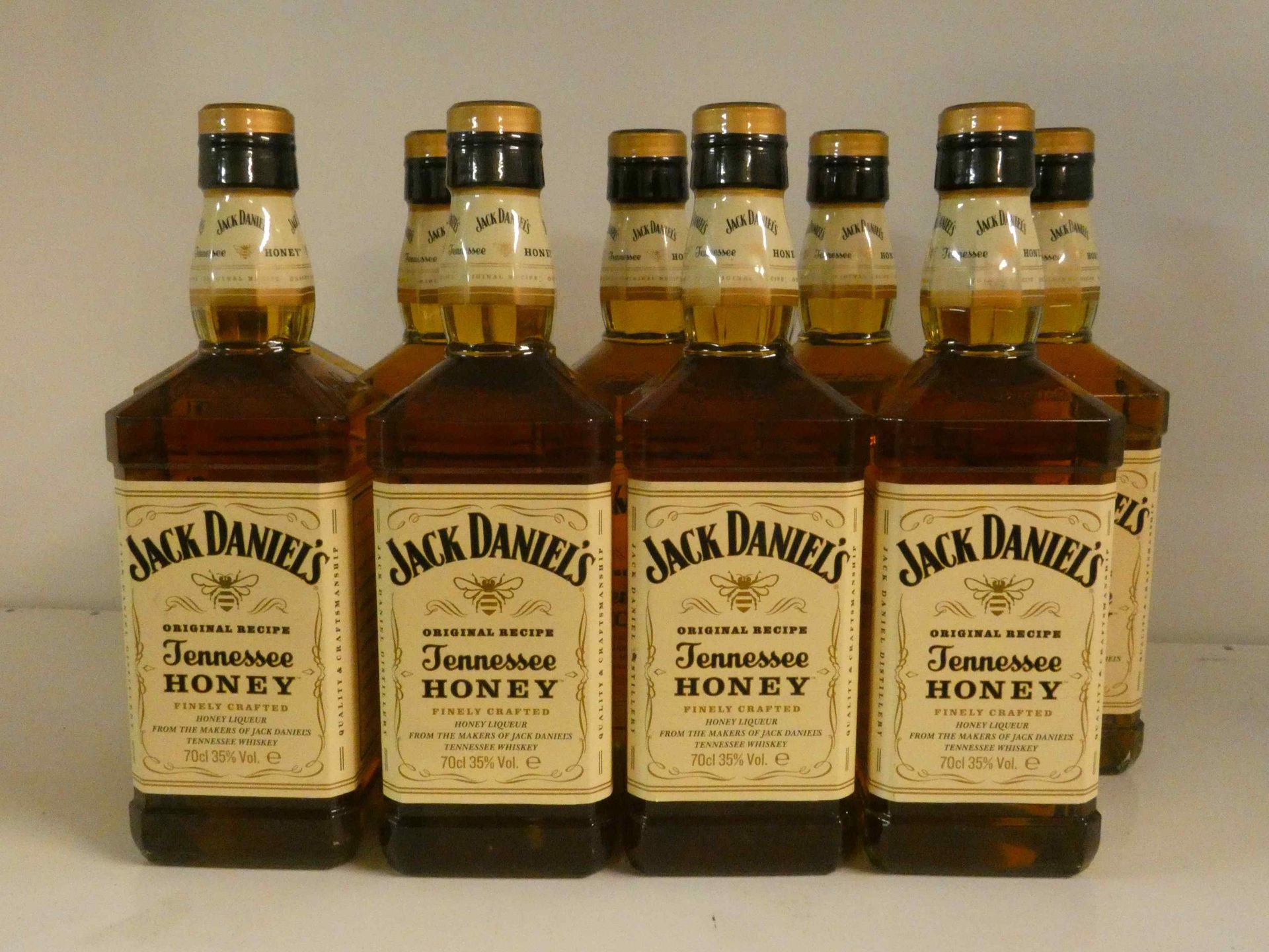 Null Un lot de 9 bouteilles de JACK DANIEL'S HONEY 70cL 

	 


	 L'abus d'alcool&hellip;