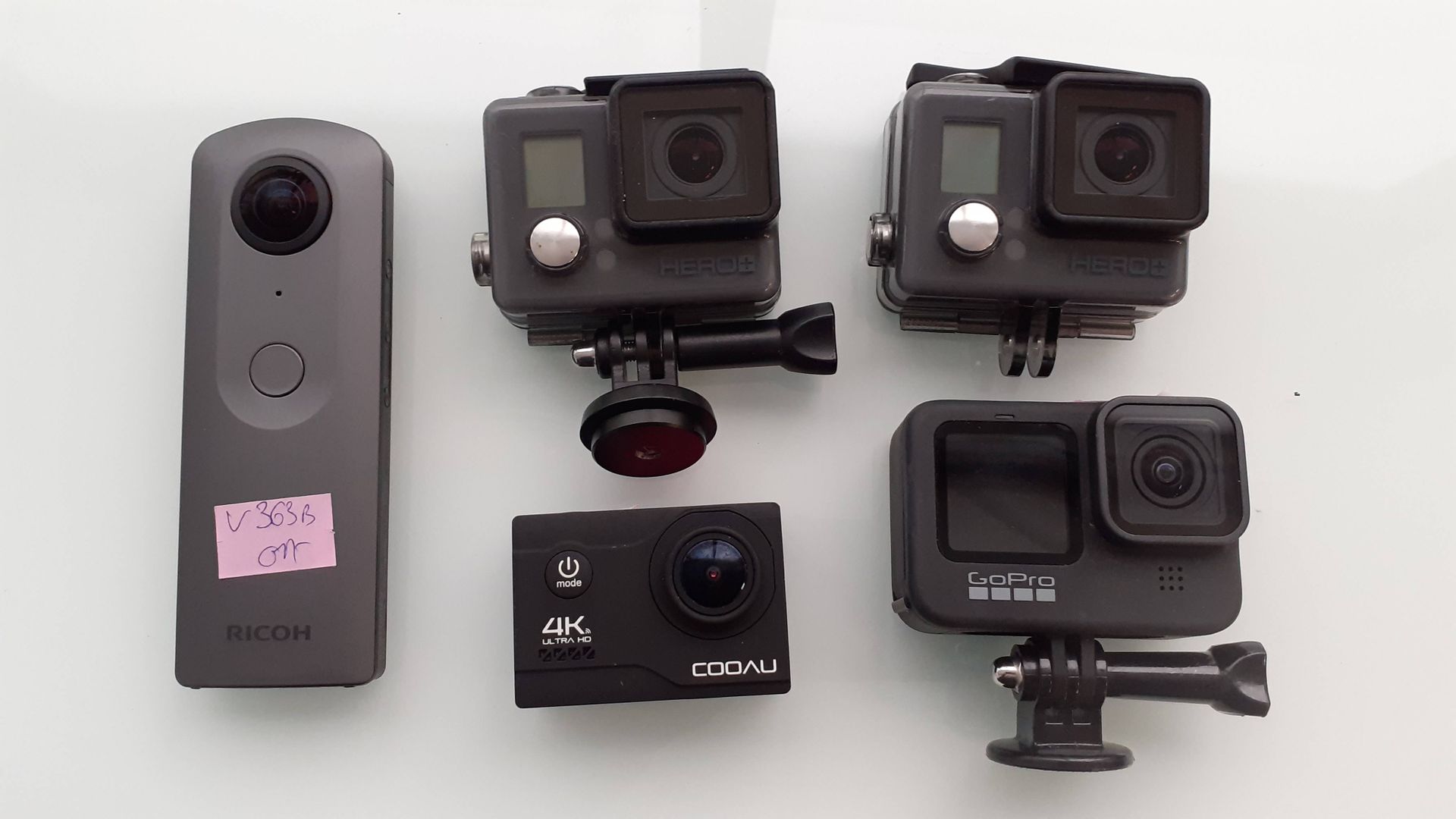 Null Lot comprenant :


	 - 1 caméra sportive GO PRO Hero 9 Black avec câbles


&hellip;