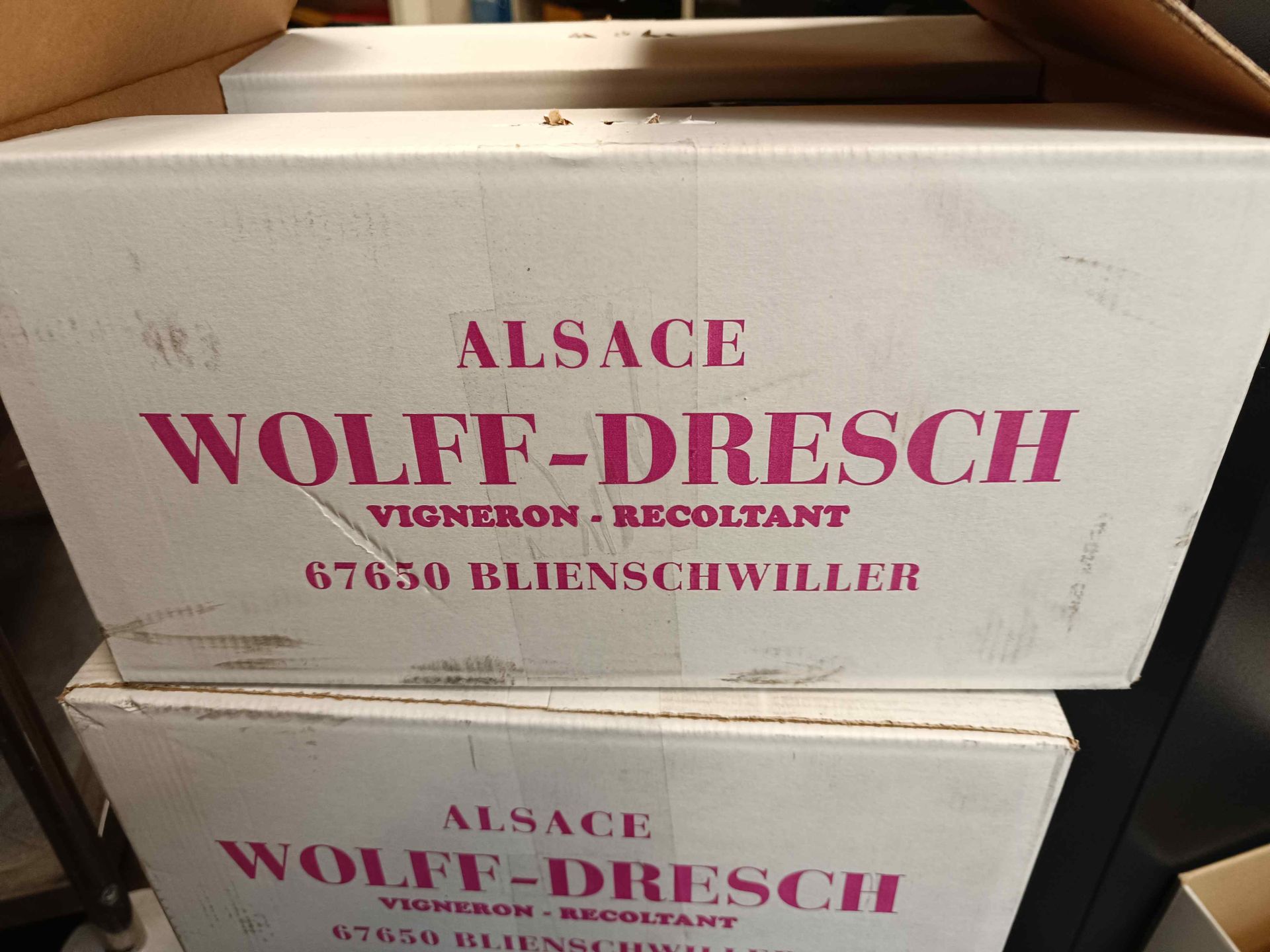 Null Un lot de 13 caisses de 6 bouteilles chacune de Crémant d'Alsace 
 
	 Vigne&hellip;