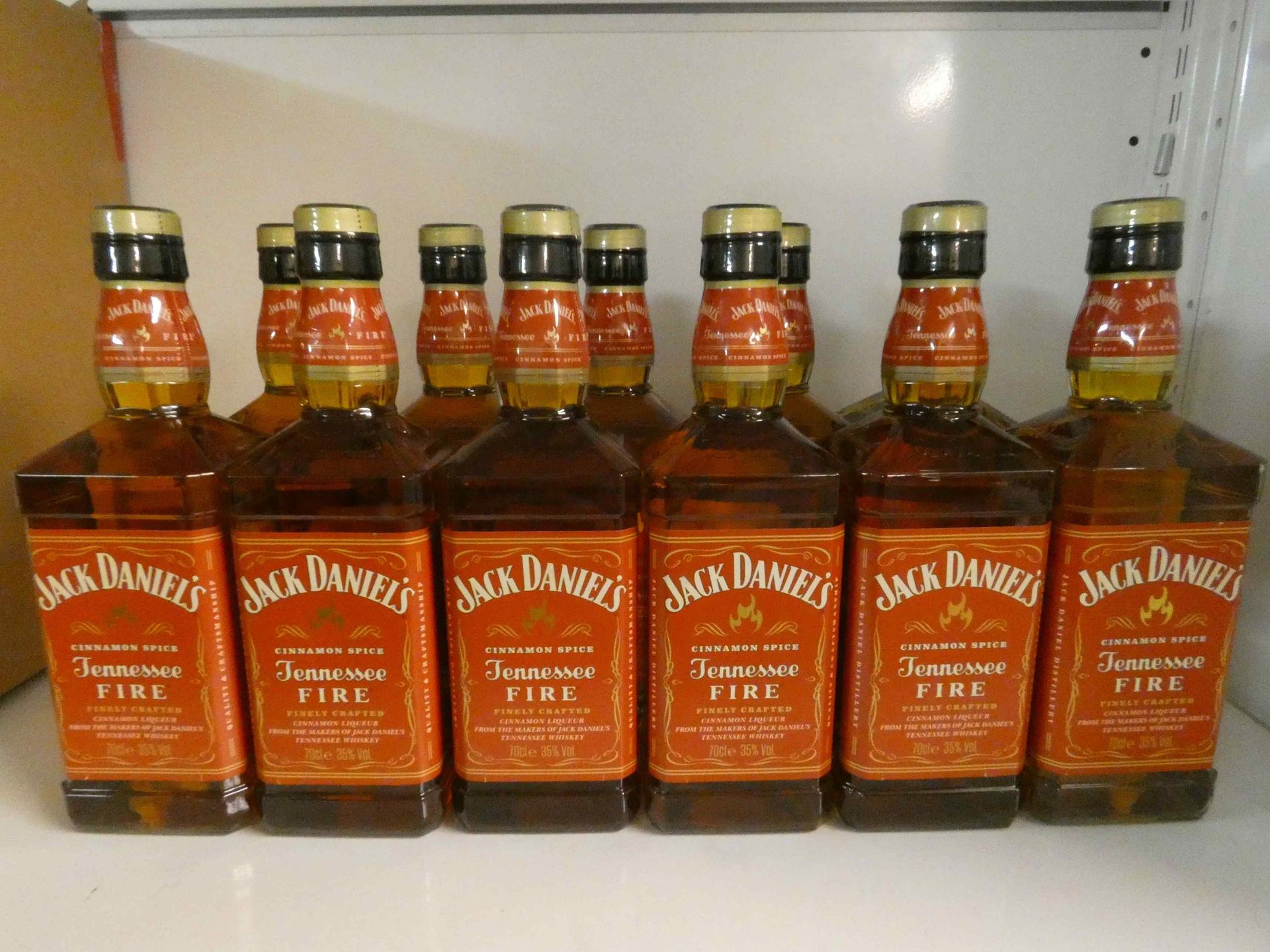 Null Un lot de 11 bouteilles de JACK DANIEL'S Fire 70cL
 
	 


	 L'abus d'alcool&hellip;