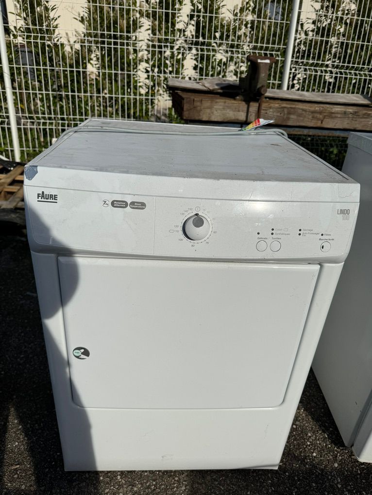 Null FAURE tumble dryer model LINDO100