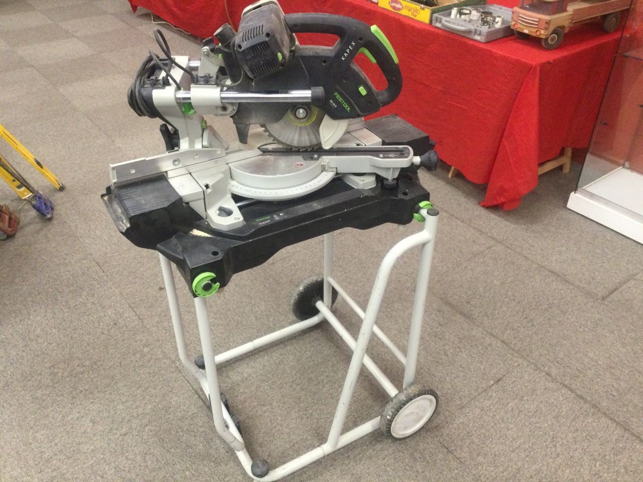 Null SCIE A ONGLET RADIAL FESTOOL Kapex KS 60 E et sont support a roulettes