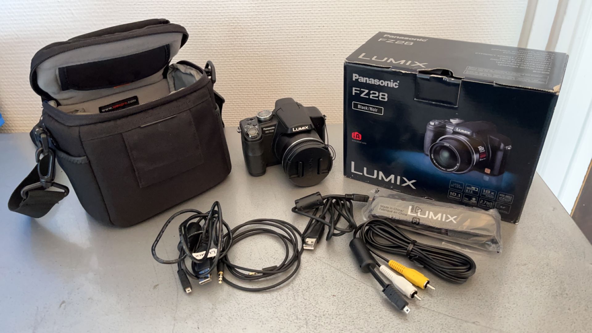 Null Appareil photo Panasonic Lumix DMC-FZ28 noir, 10.1 Mégapixels, 18x zoom opt&hellip;