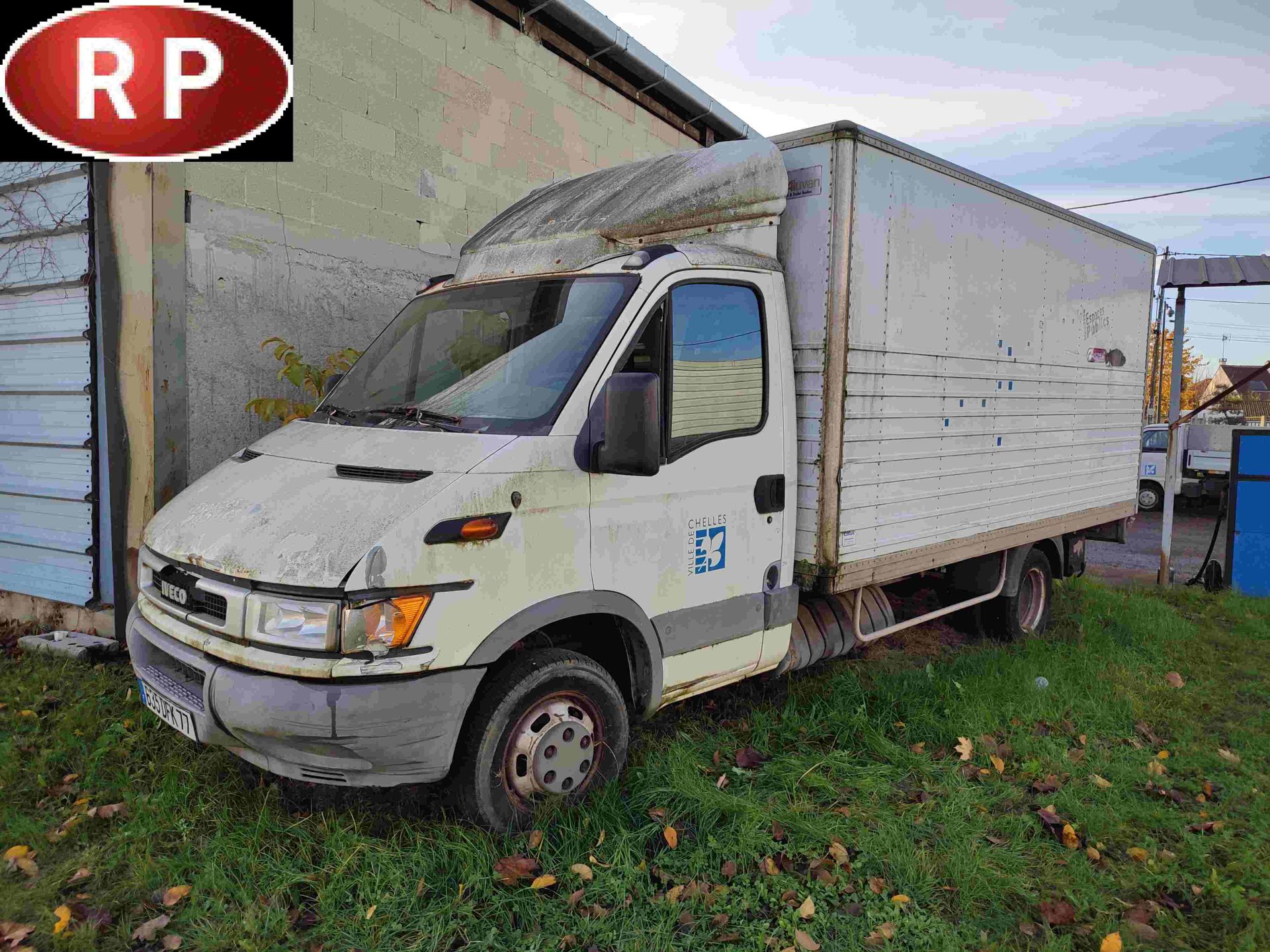 Null [RP] Utilitaire IVECO DAILY, Gazole, 3 places, imm. 635 DFK 77, type 35J11B&hellip;