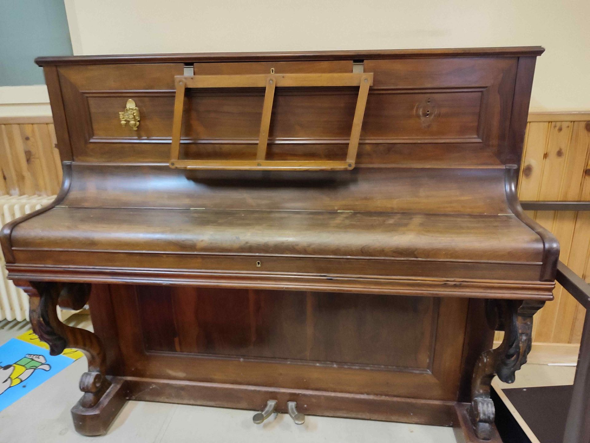 Null Upright piano D. Burckhardt & Marqua No. 10781, wooden frame, 85 keys, two &hellip;