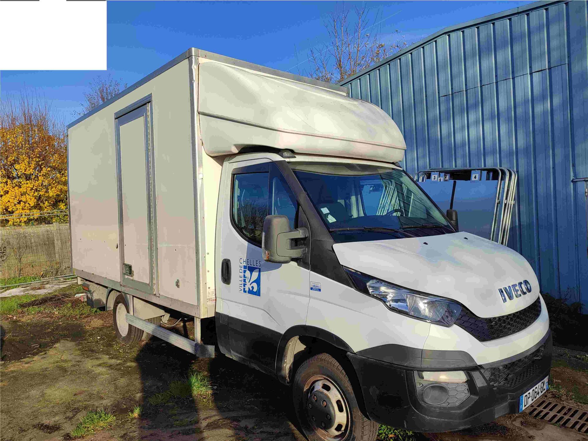Null [CT] 
	 Utilitaire IVECO 35C15, Gazole, 3 places, imm. DP-064-GL, type IS35&hellip;