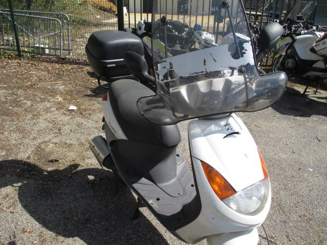 Null Scooter PEUGEOT Vivacity 100m3, Essence, 2 places, imm. DX-280-PW, type VGA&hellip;