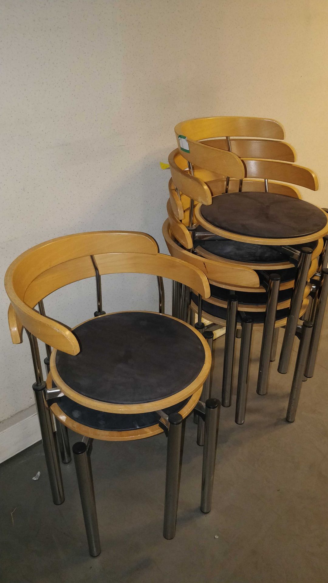 Null Lot de 7 chaises 'BISTRO', fabricant 'FP' 
	 Dans un design exclusif: Stabl&hellip;