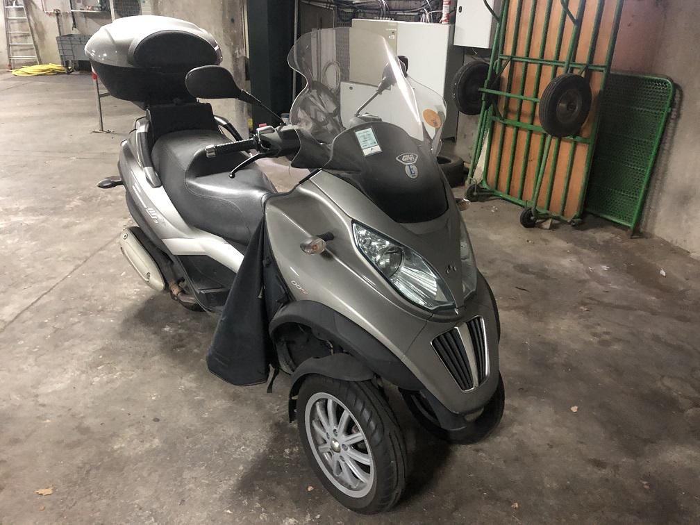 Null 
	 Scooter PIAGGIO MP3 300, Essence, 2 places, imm. BB-902-SK, type L5EPGGT&hellip;