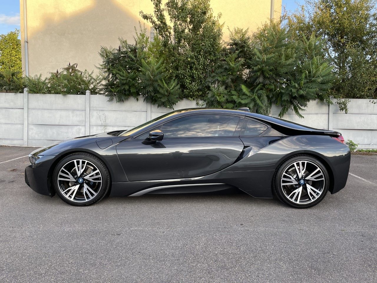 Null 
Vehicle Brand BMW, Model I 8 COUPÉ 4 seats HYBRID Type Dark Silver Edition&hellip;