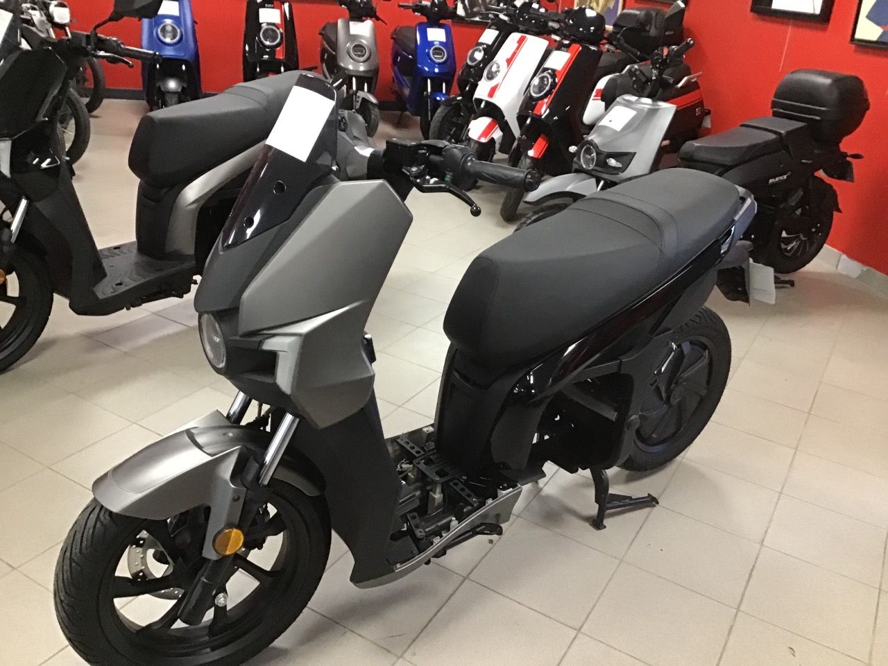 Null 
Véhicule de Marque SILENCE, Modele SCOOTER 125 Cm3 S01 , Immatriculé FR 11&hellip;