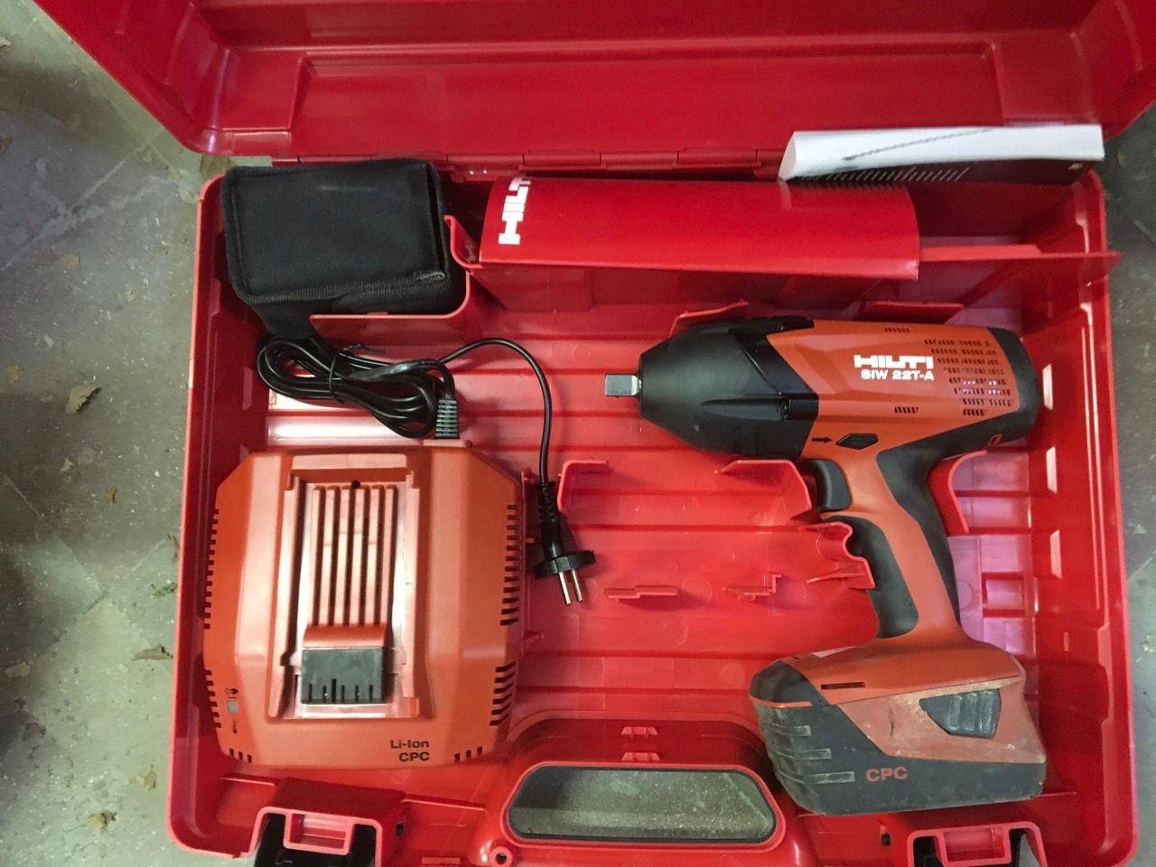 Null 1 boulonneuse HILTI ISW 22 T-A 1 chargeur 1 batterie