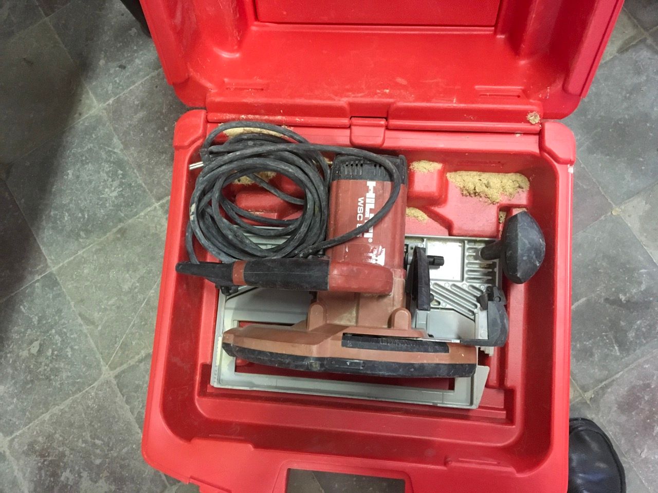 Null 1 scie circulaire HILTI WSC85 avec coffret