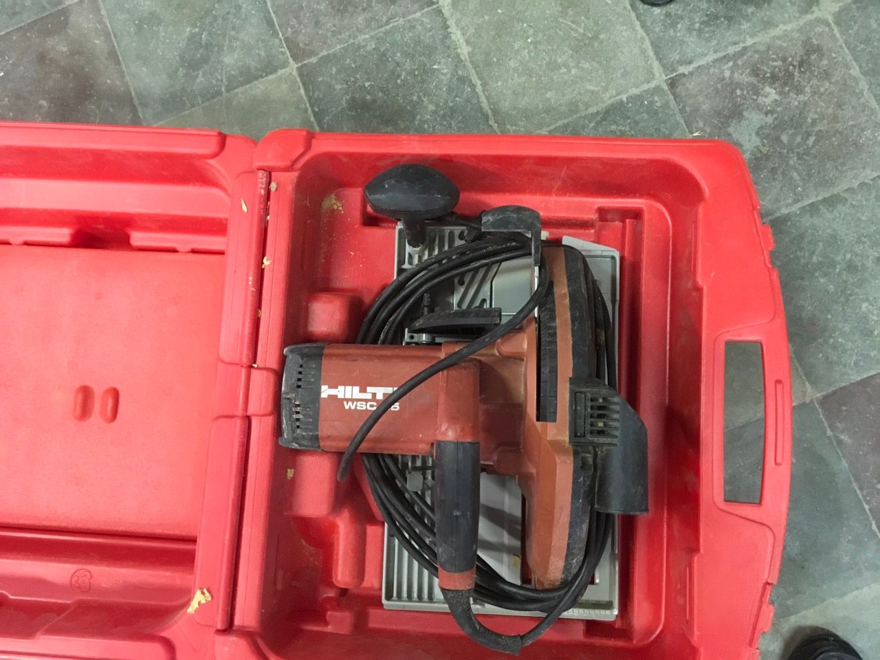 Null 1 scie circulaire HILTI WSC85 avec coffret