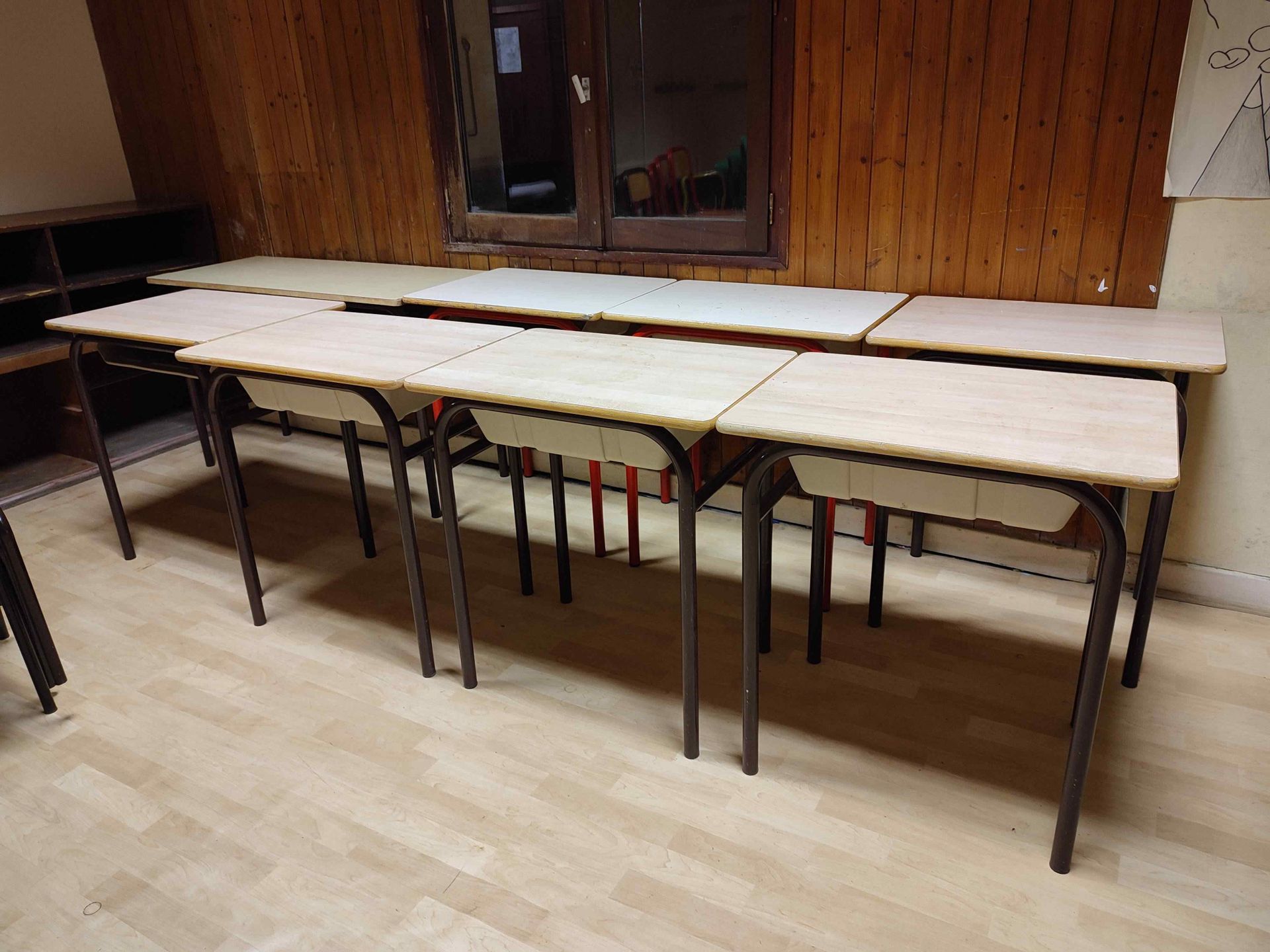 Null Ensemble de mobiliers de classe à l'état d'usage comprenant :
- 17 chaises &hellip;