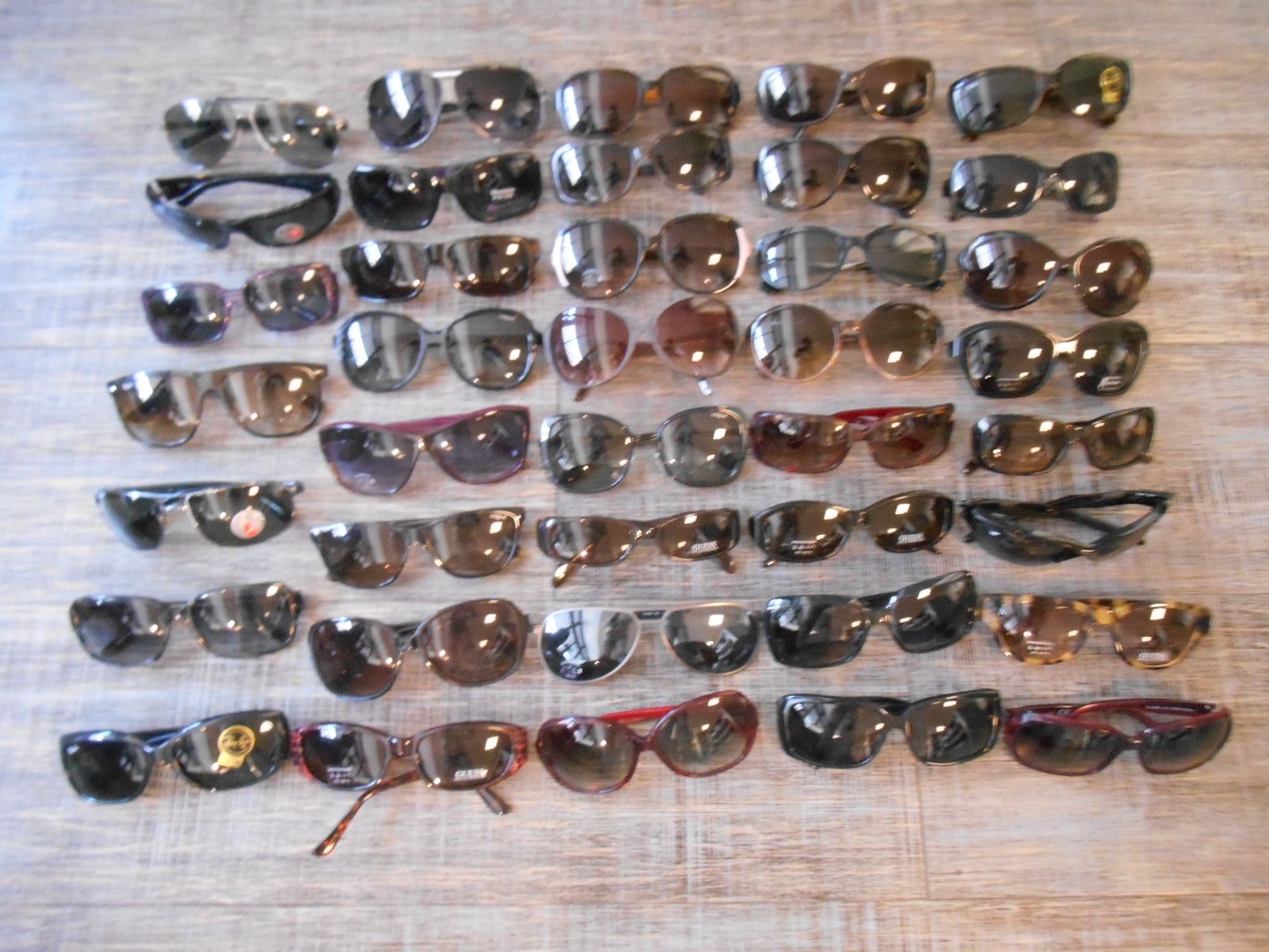 Null 39 pairs of glasses, new condition, some temples to be reattached, without &hellip;