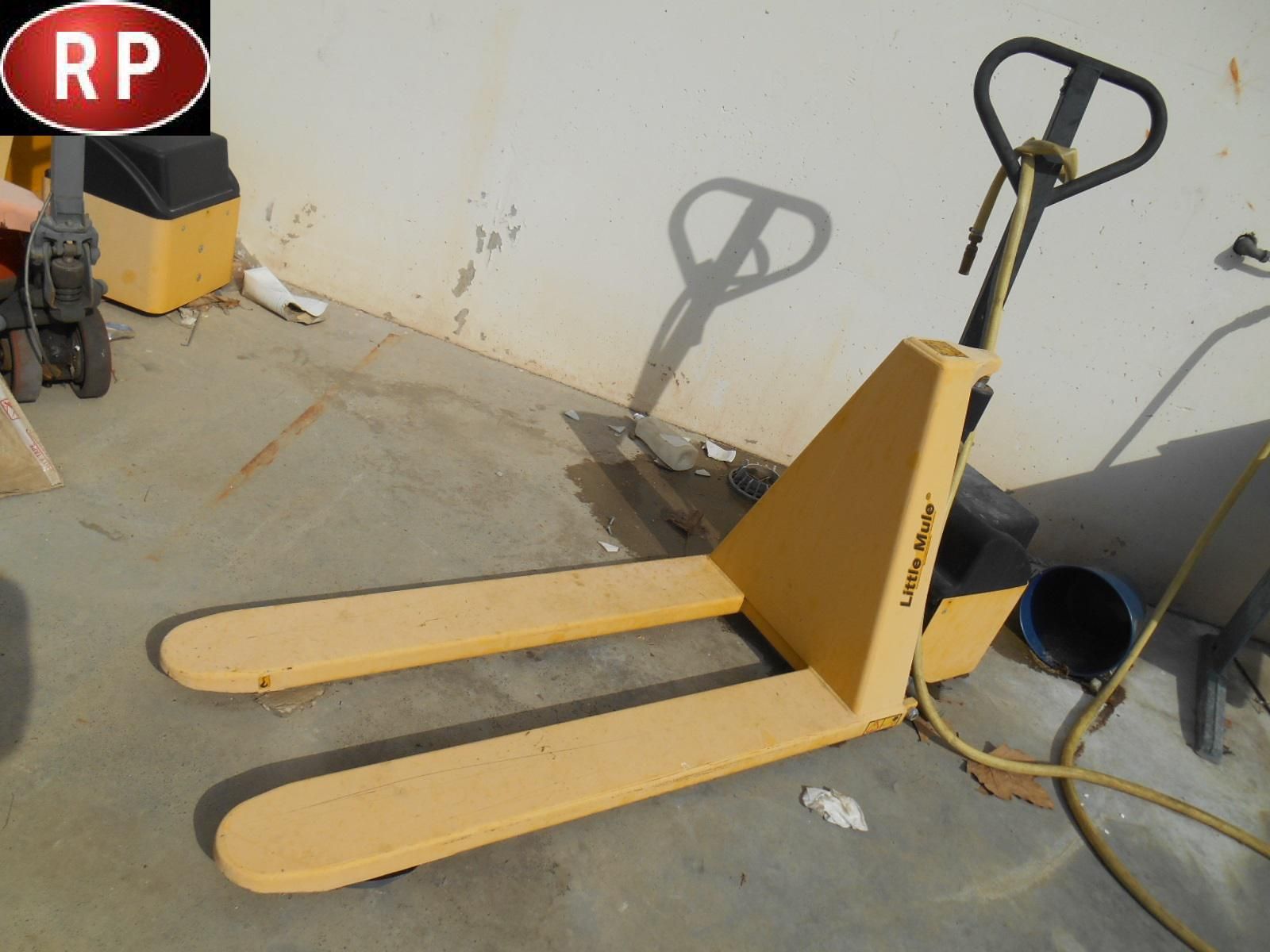 Null RP] Set of 6 pallet trucks, working condition unknown:
- 2 x LITTLE MULE, 1&hellip;