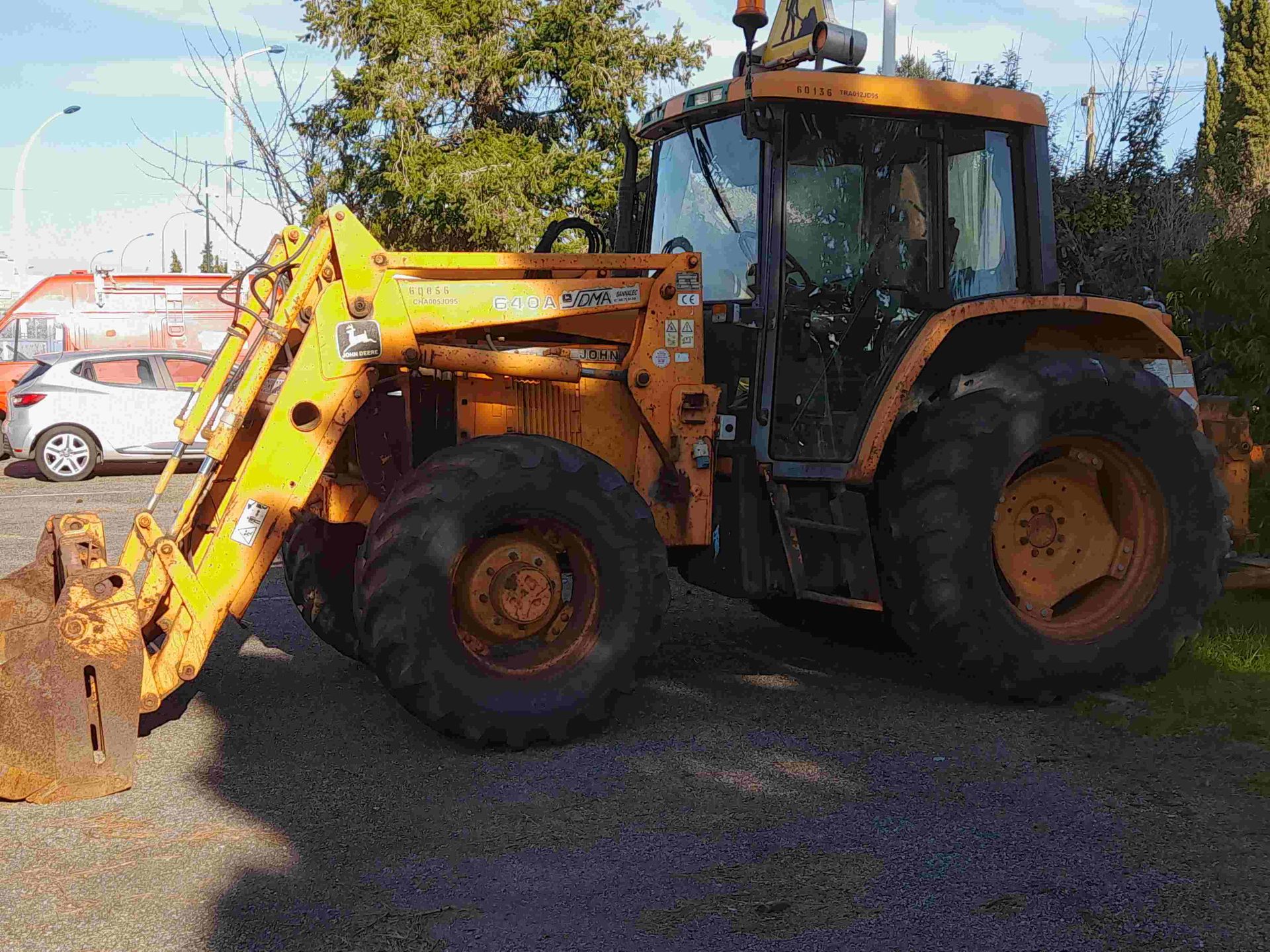Null Tracteur agricole JOHN DEERE M6100A, Gazole, imm. AV-655-DP, type M6100A, n&hellip;