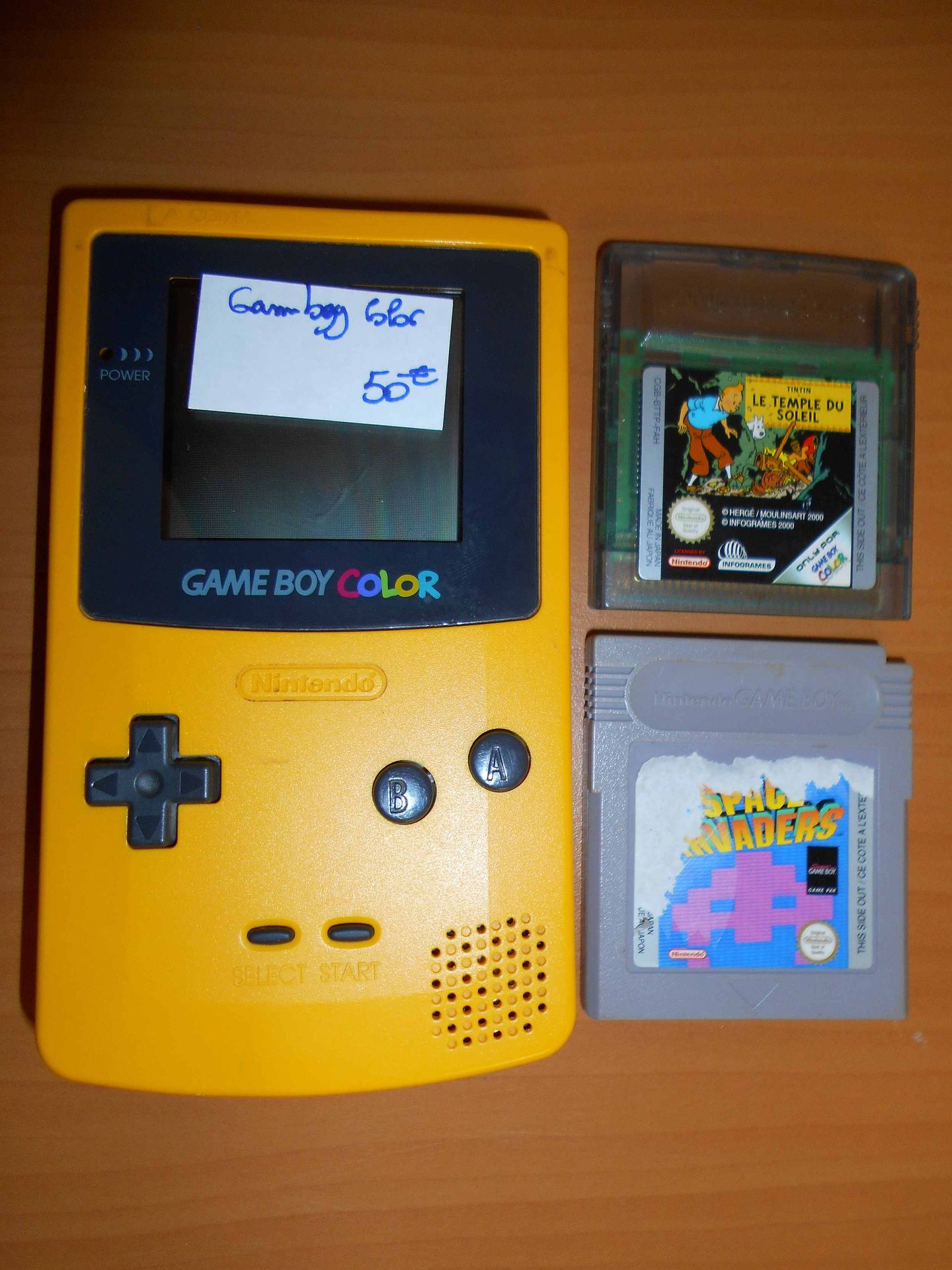 Null A Nintendo GameBoy Color portable video game console, yellow color, with Ti&hellip;