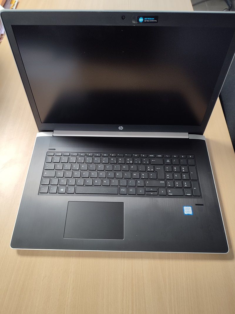 Null Un ordinateur HP modèle ProBook 470 GS, S/N : 5CD8512CR4, sans chargeur. In&hellip;