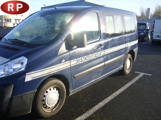 Null [RP] Réservé aux professionnels.
PEUGEOT Expert Gazole, imm. CG-954-YG, typ&hellip;