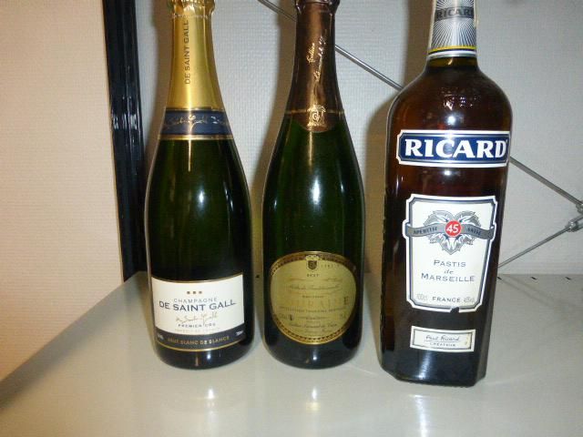 Null 1 bouteille de champagne DE SAINT GALL 
	 1 bouteille de RICARD 

	 1 boute&hellip;