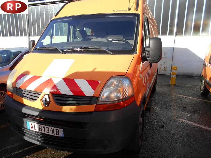 Null [RP] Réservé aux professionnels :
RENAULT Master Gazole, imm. AL-813-XB, ty&hellip;