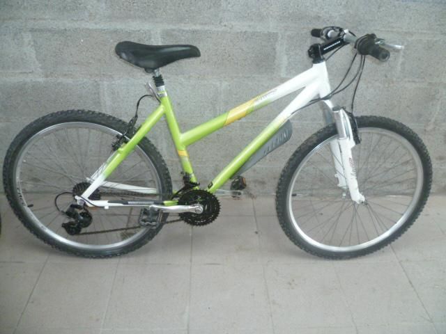 Null Vélo VTT, marque MONGOOSE, type CARLY PRO, de couleur vert blanc, 21 vitess&hellip;