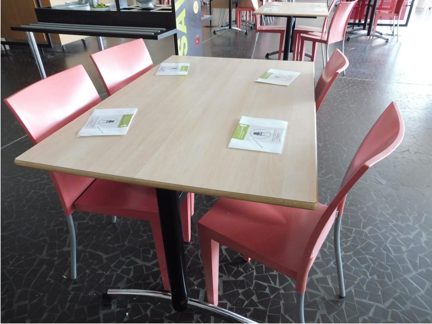 Null Mobilier de restaurant administratif: 
	 Tables rectangulaires 120 X 80 : 7&hellip;