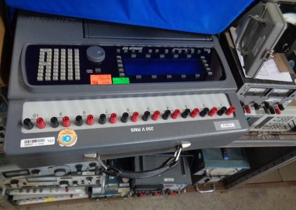 Null Lot of measuring devices including 2 oscilloscopes, pulse generators, power&hellip;
