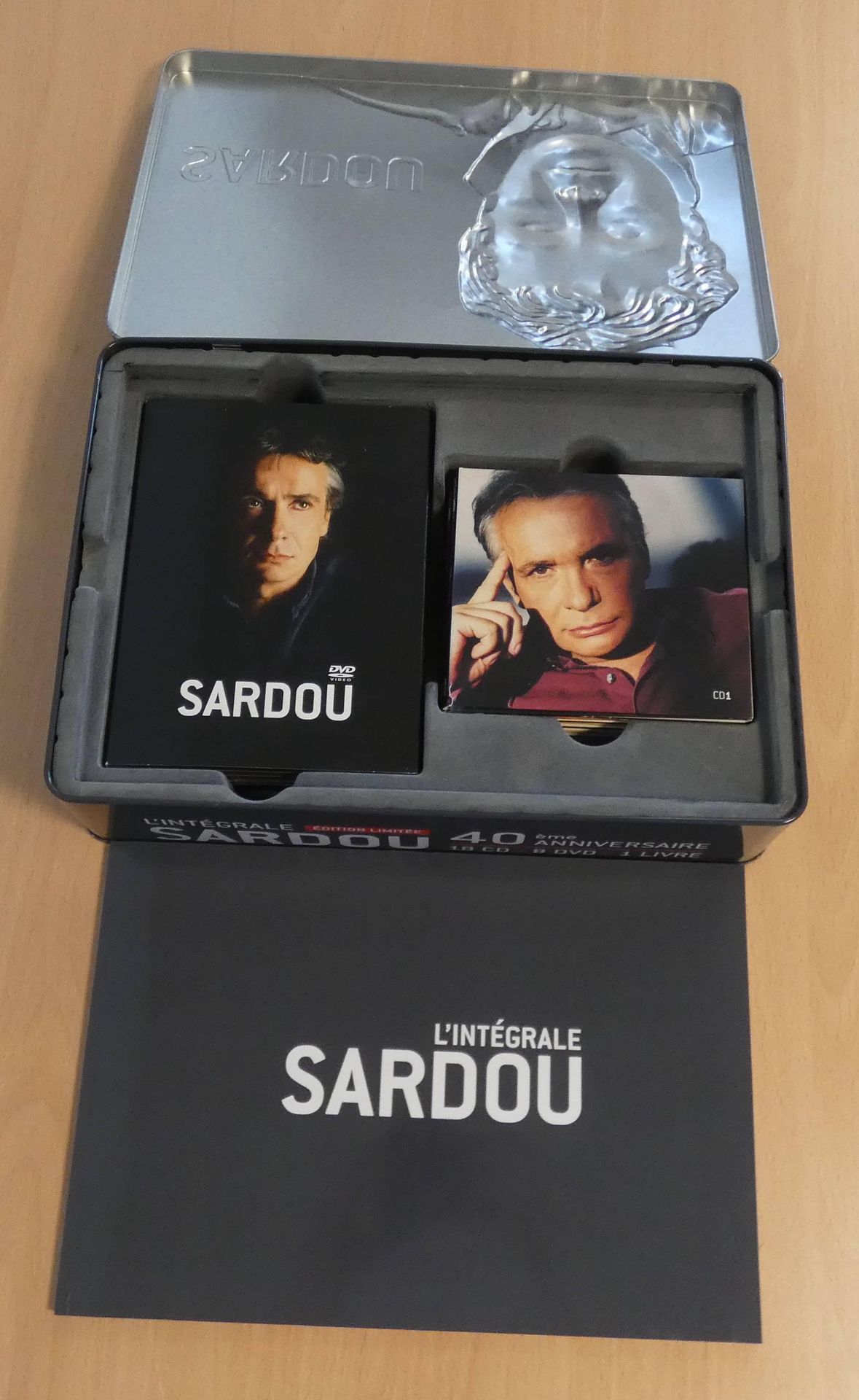 Null 
	 Coffret L'intégrale de Sardou 40e anniversaire, 18 CD, 8 DVD, 1 livre, b&hellip;