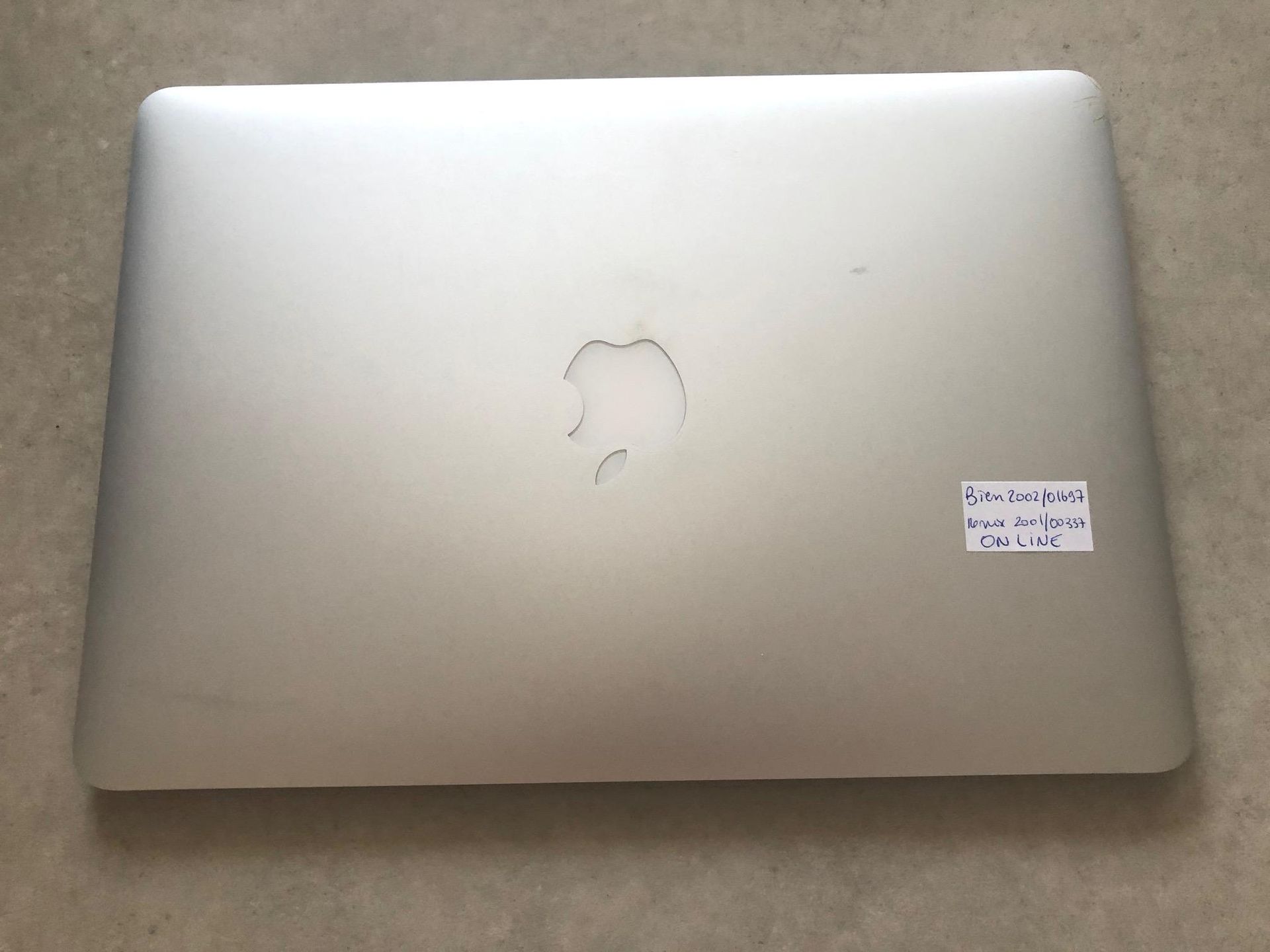 Null APPLE MacBook Air 13', modèle A1466, n° de série C1MVH2URJ1WK, sans connect&hellip;