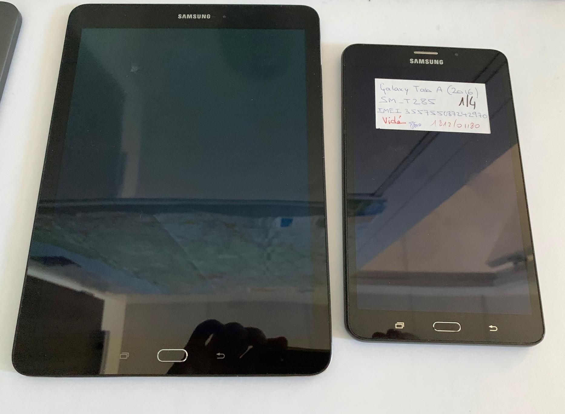 Null 
	 4 tablettes SAMSUNG sans connectique :

	- Galaxy TAB S2 SM- T813, 32 Gb&hellip;