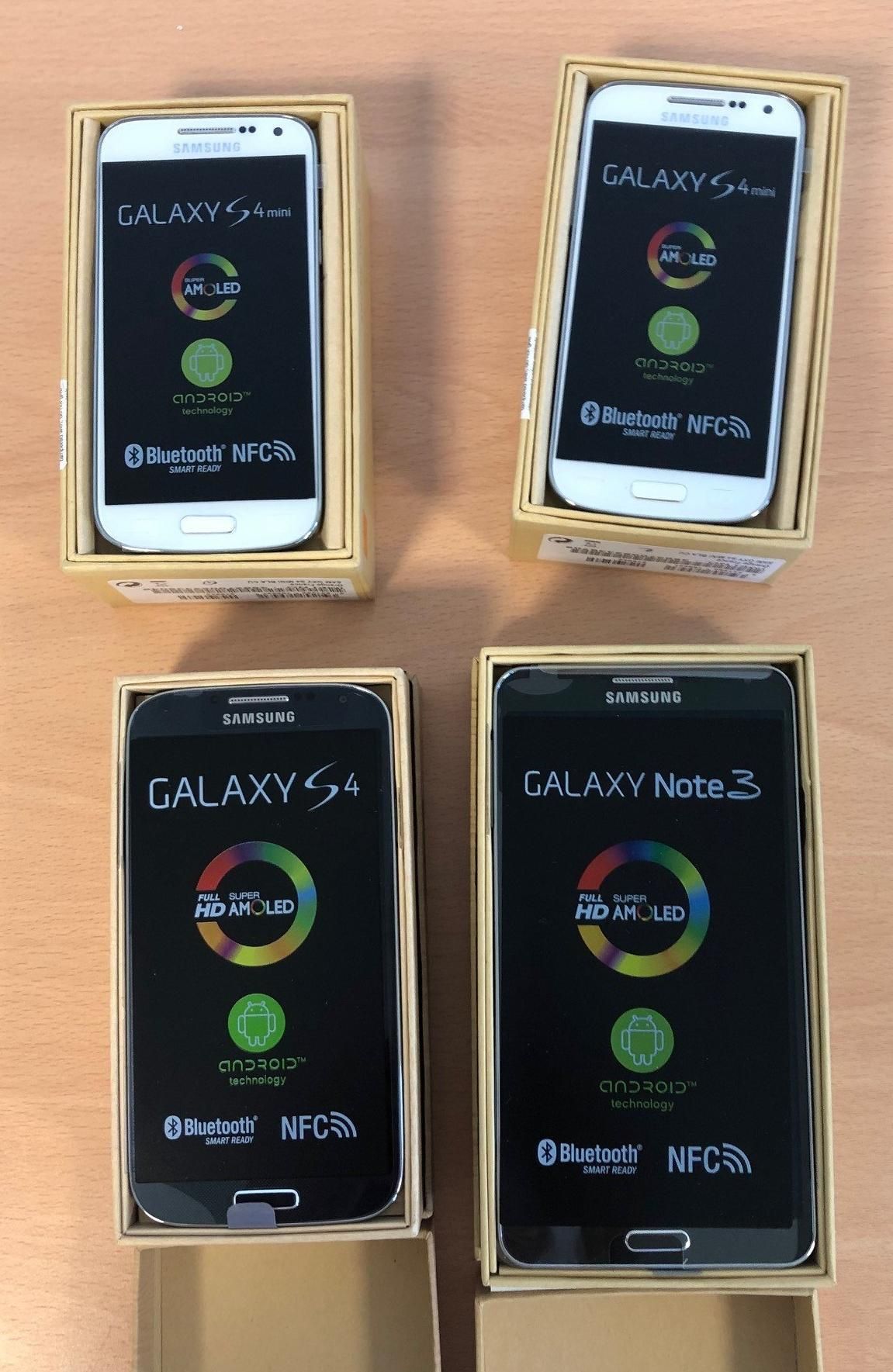 Null 
Lot de 4 téléphones portables SAMSUNG (état neuf) : Galaxy Note3, Galaxy S&hellip;