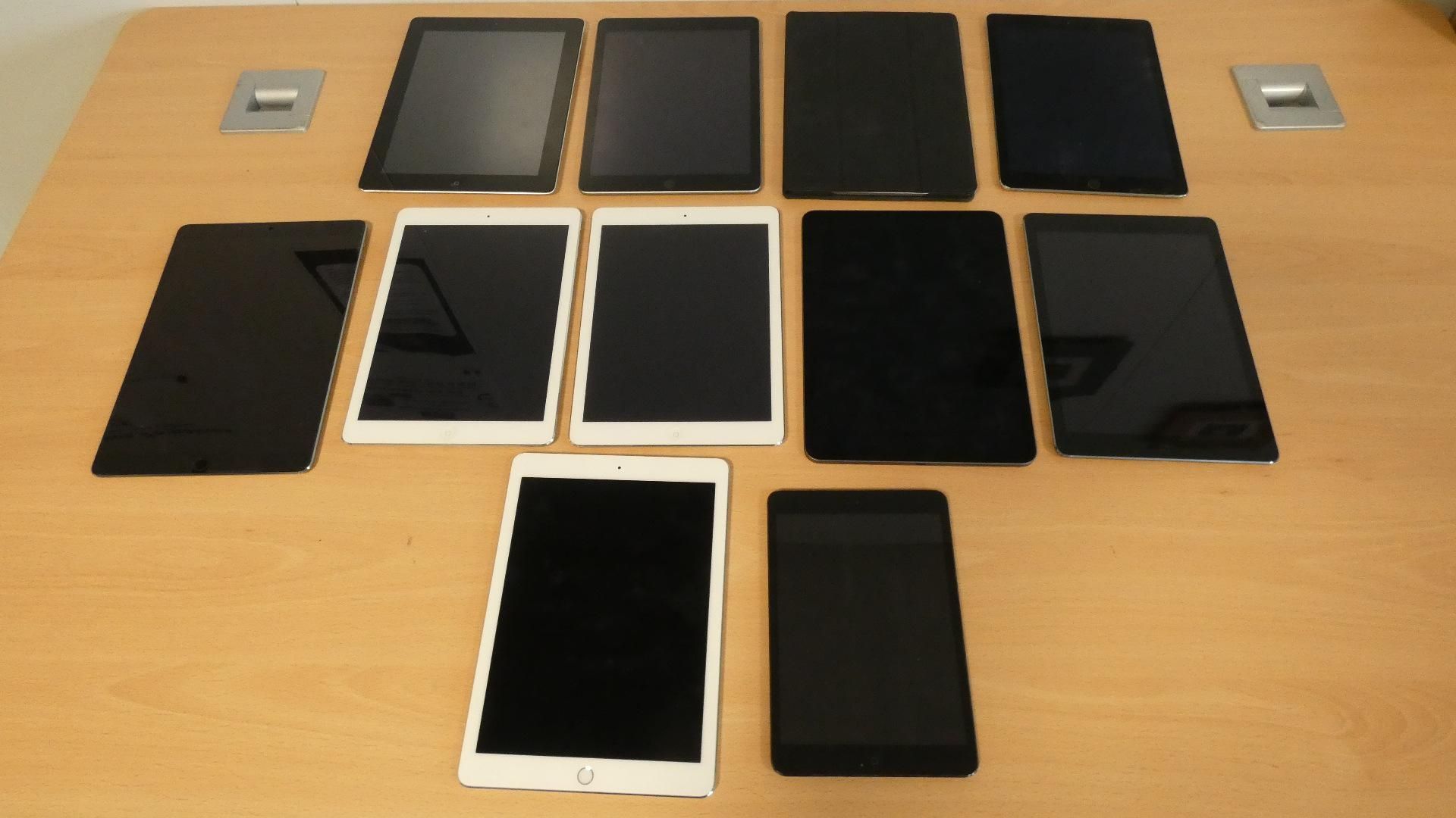 Null [RP] APPLE iPad, 13 unités :

	 - Pro, A1670, 12,9' n° DLXW90BRHPJ4, 

	 - &hellip;