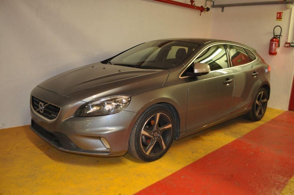 Null [RP][ACI] VOLVO V40 D2 115, Gazole, imm. DJ-177-TN (Sans imm. Sur parc), Ty&hellip;