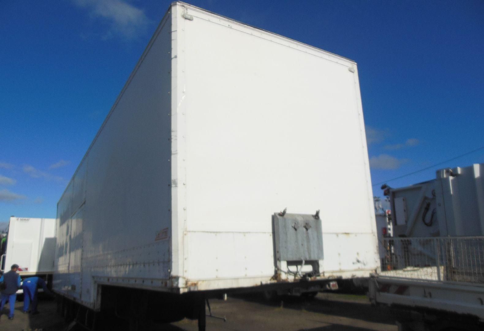 Null [RP] Lot reserved for professionals.
Semi-trailer TROUILLET, imm. 9099 WT 3&hellip;