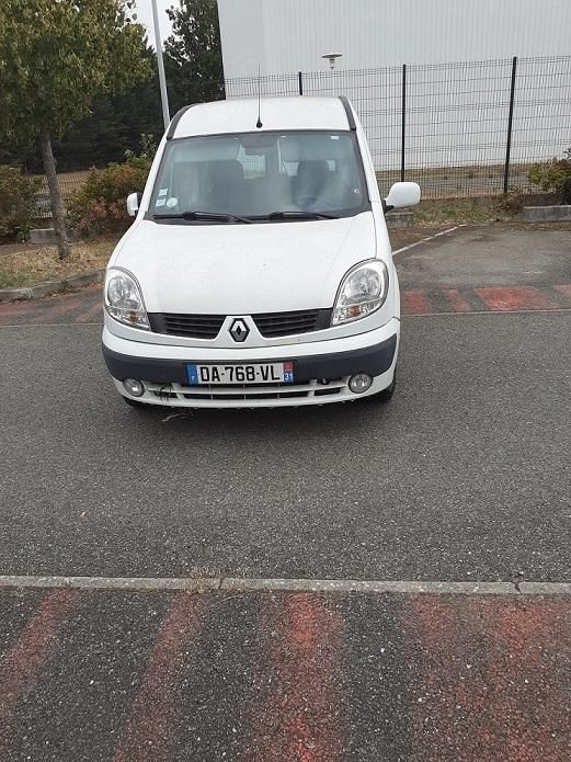 Null [RP] Lot reserved for car professionals.
RENAULT KANGOO 1.6 i, Petrol, imm.&hellip;