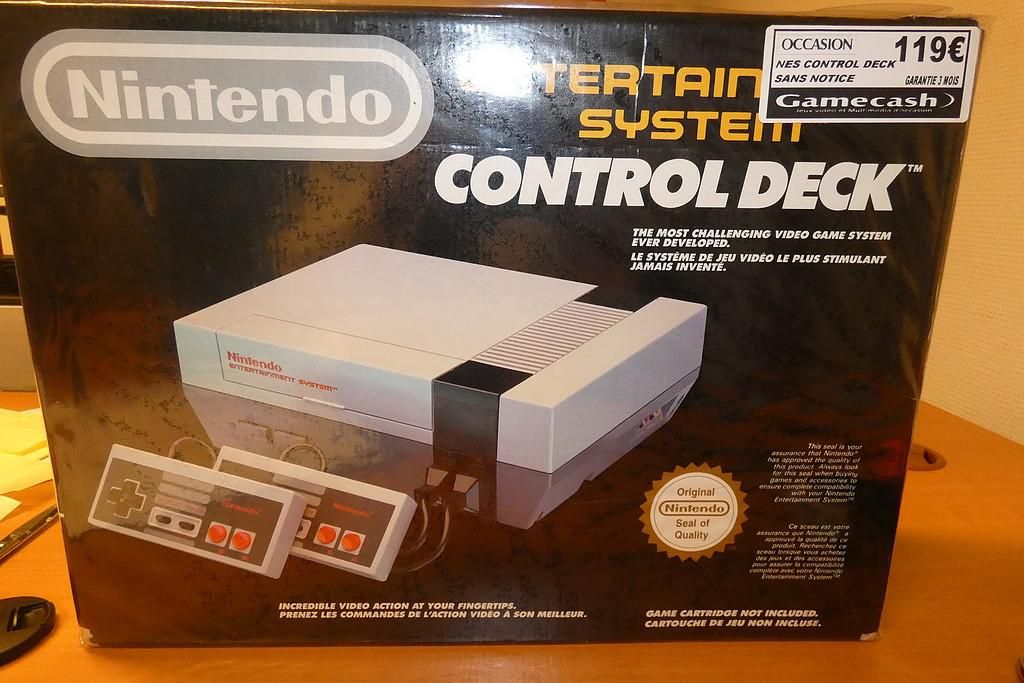 Null Console de jeux NINTENDO Entertainment System Control Deck. Visites et enlè&hellip;