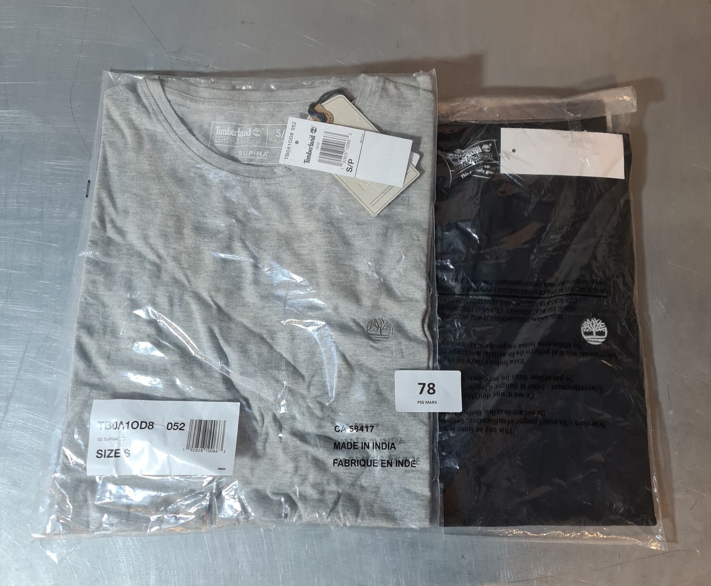 Null Lot de 2 T-shirts TIMBERLAND homme taille S - gris et noir - vendu neuf - p&hellip;