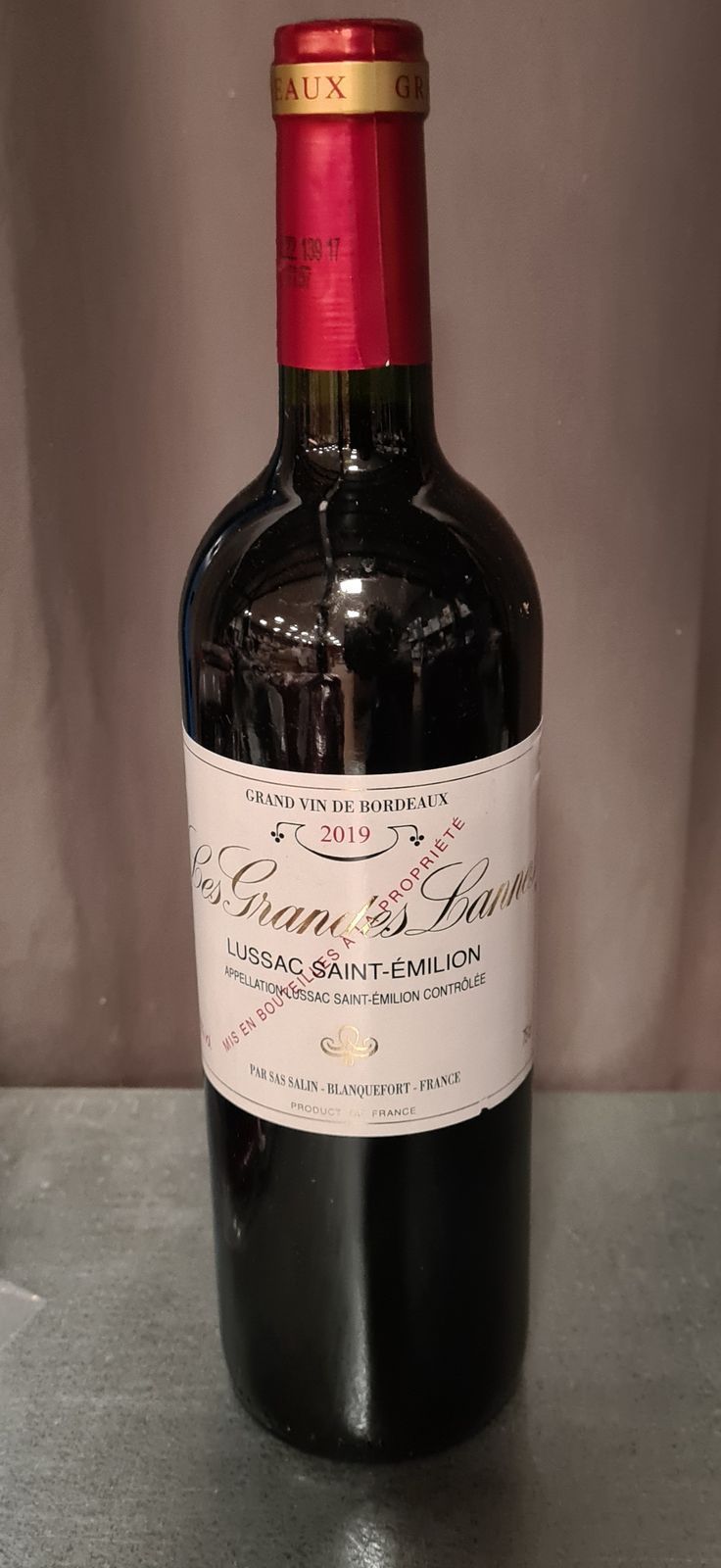 Null Lot de 4 bouteilles de Lussac Saint Emilion 2019 - mis en bouteille à la pr&hellip;