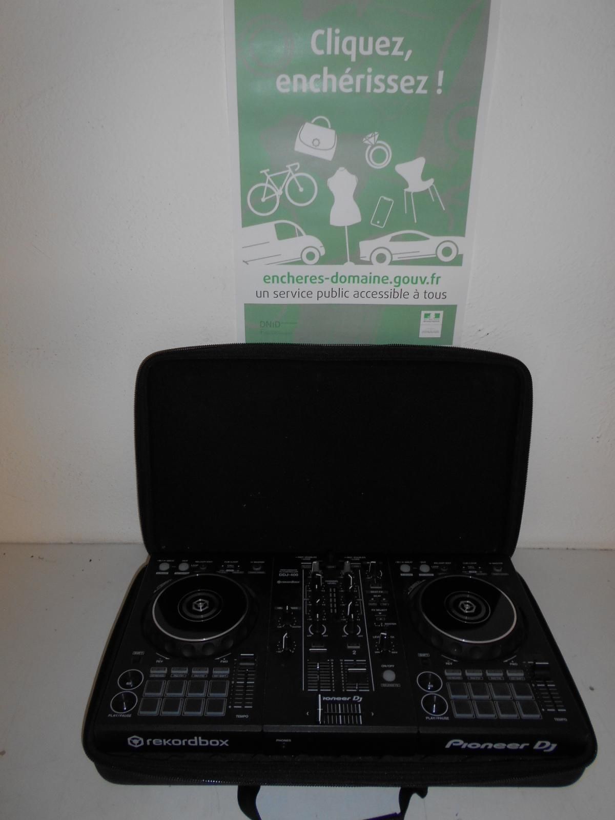 1 table de mixage Rekordbox PIONNER DJ sans câbles d'alimentation. Service remet&hellip;