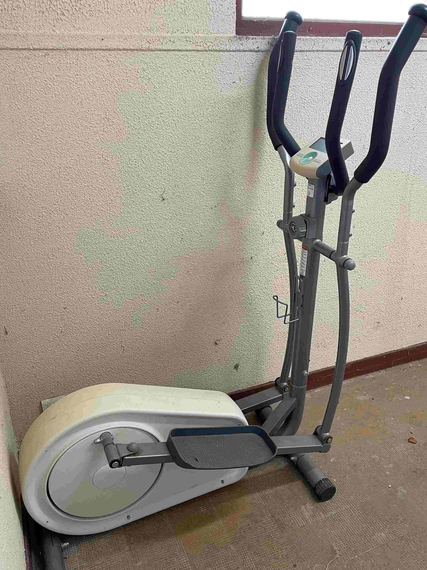Null 
	 DOMYOS FC400 elliptical, does not work electronically but the mechanism &hellip;