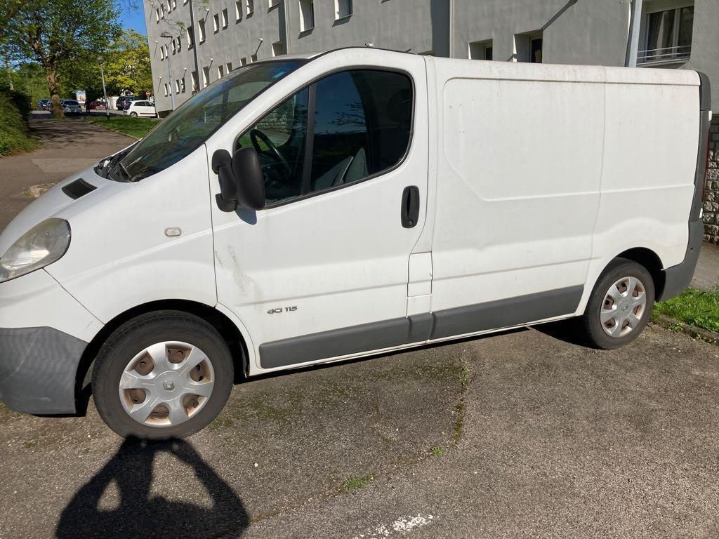 Null [RP][ACI] Réservé aux professionnels de l'automobile
	 RENAULT TRAFIC, Gazo&hellip;